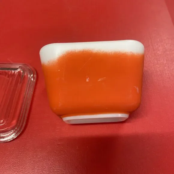 Vintage PYREX Refrigerator Storage Dish – 501 B – Red - Picture 2 of 8